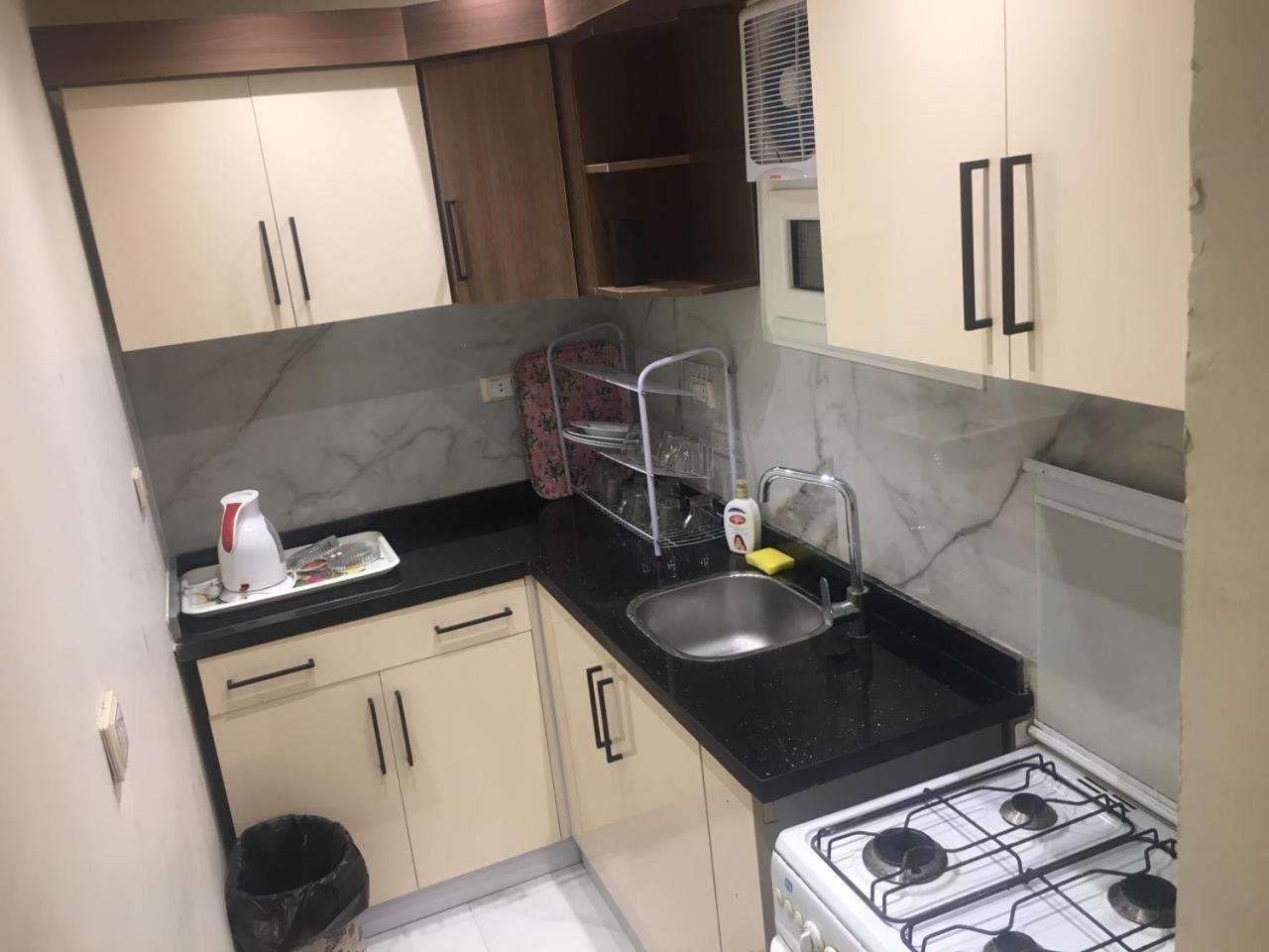 Fancy Fully Furnished Close To The Airport Apartment *