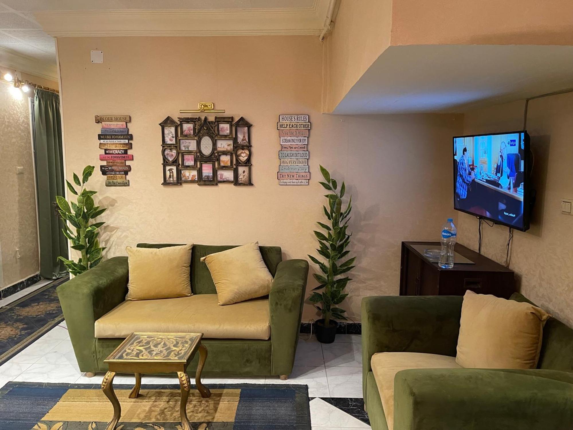 Apartment Fancy Fully Furnished Close To The Airport Cairo