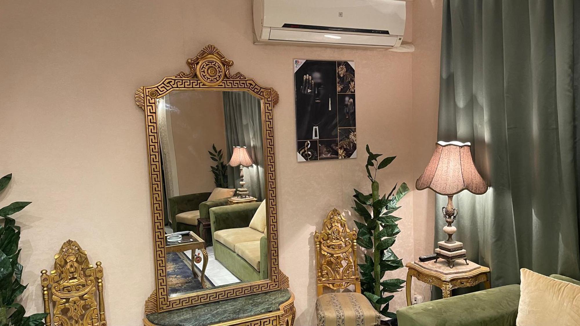 Fancy Fully Furnished Close To The Airport Apartment *