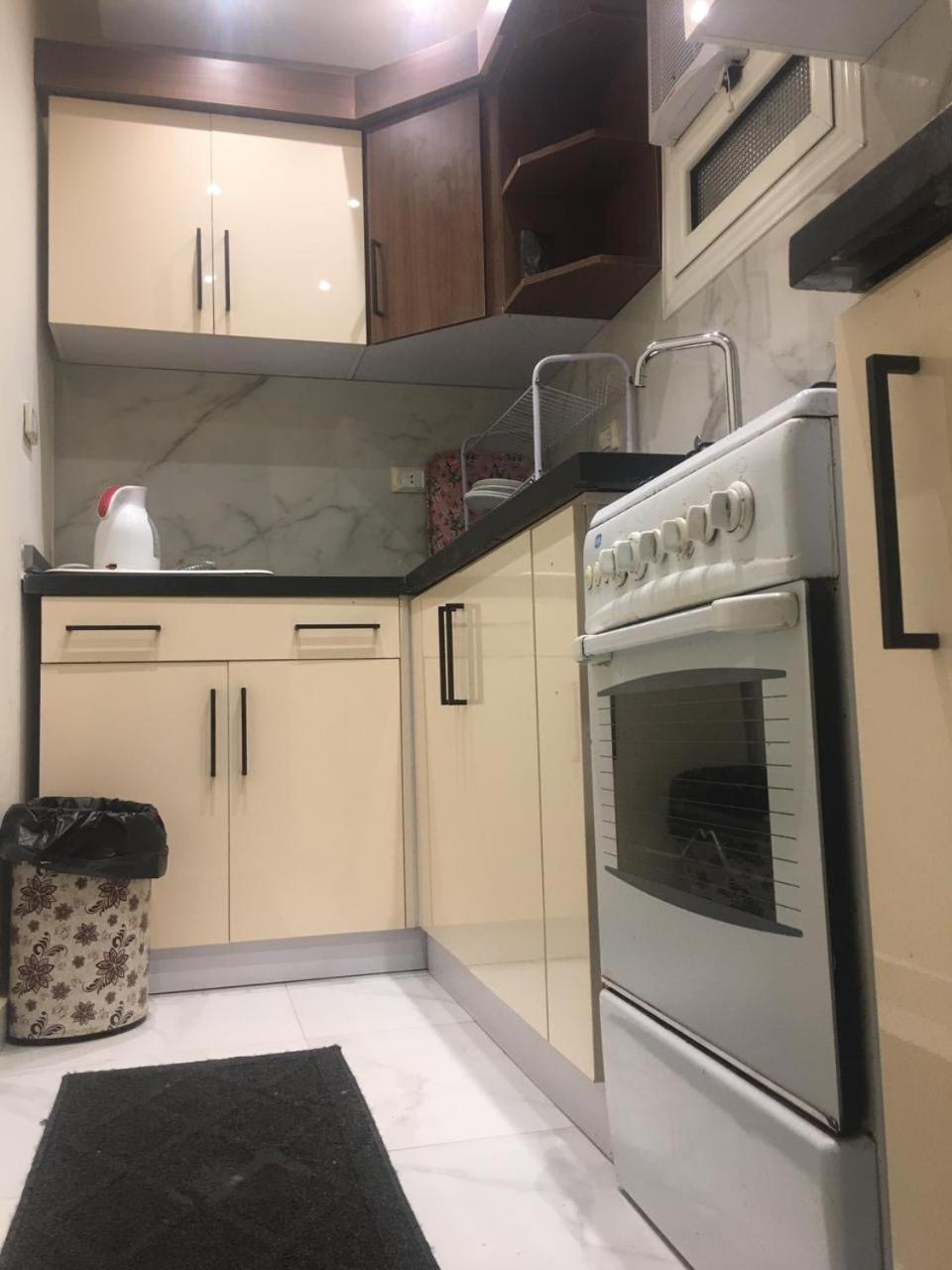 Apartment Fancy Fully Furnished Close To The Airport *