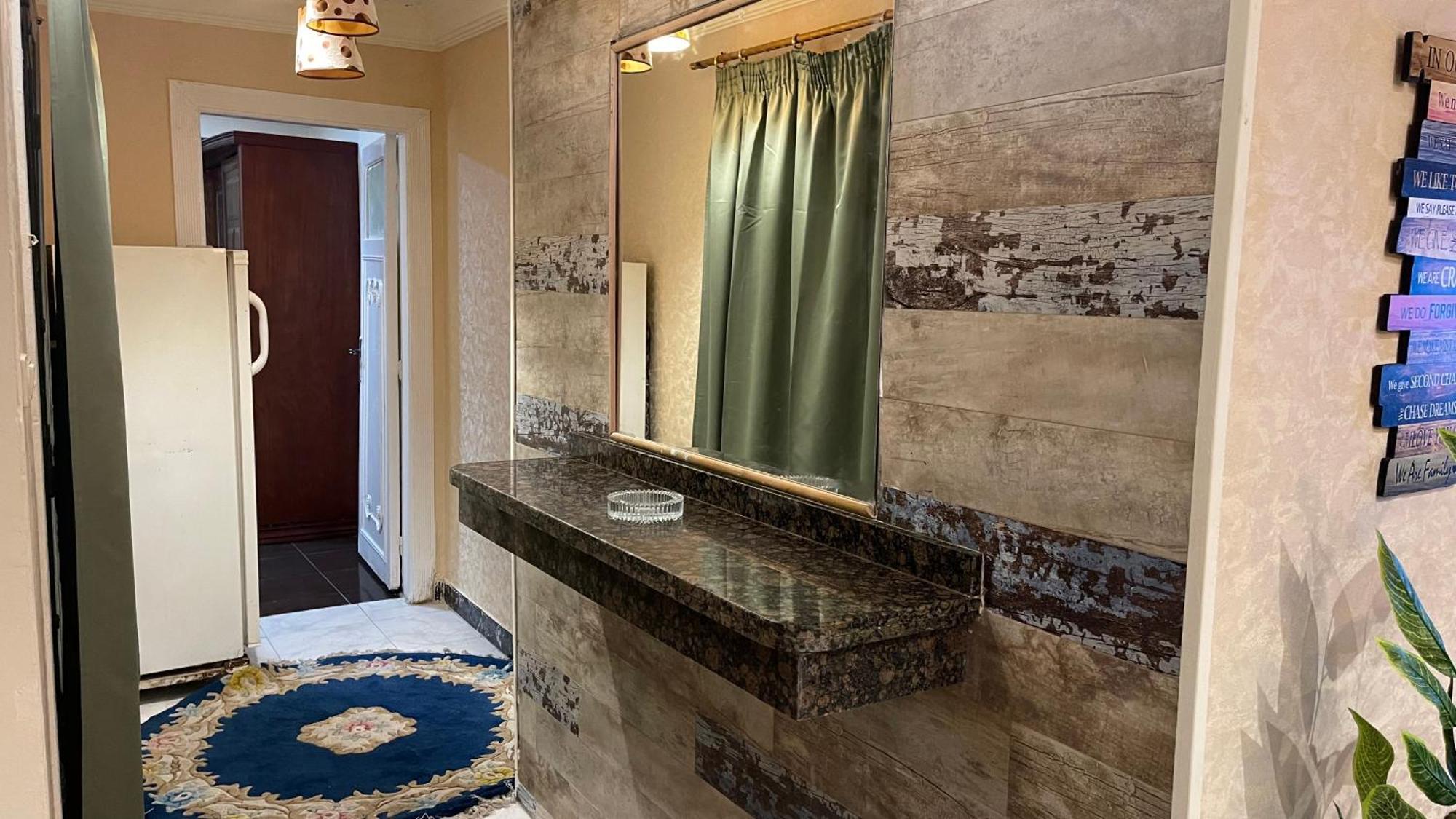 Fancy Fully Furnished Close To The Airport Appartamento