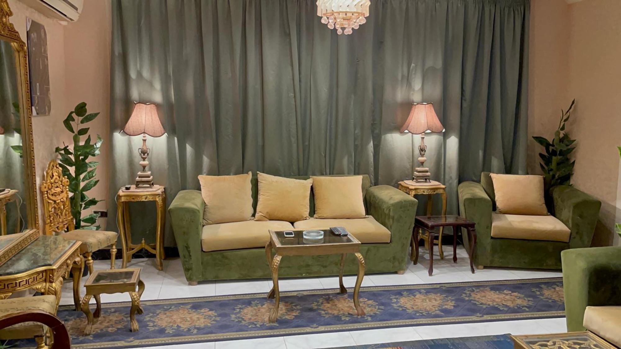 Fancy Fully Furnished Close To The Airport Apartment